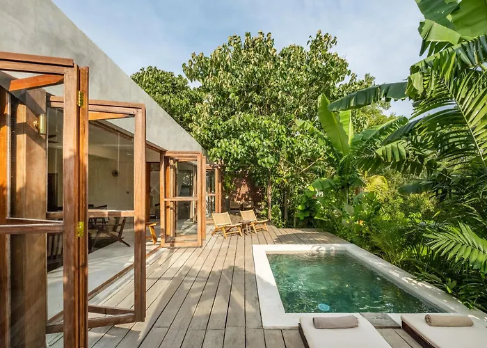 Villa Nowhere *